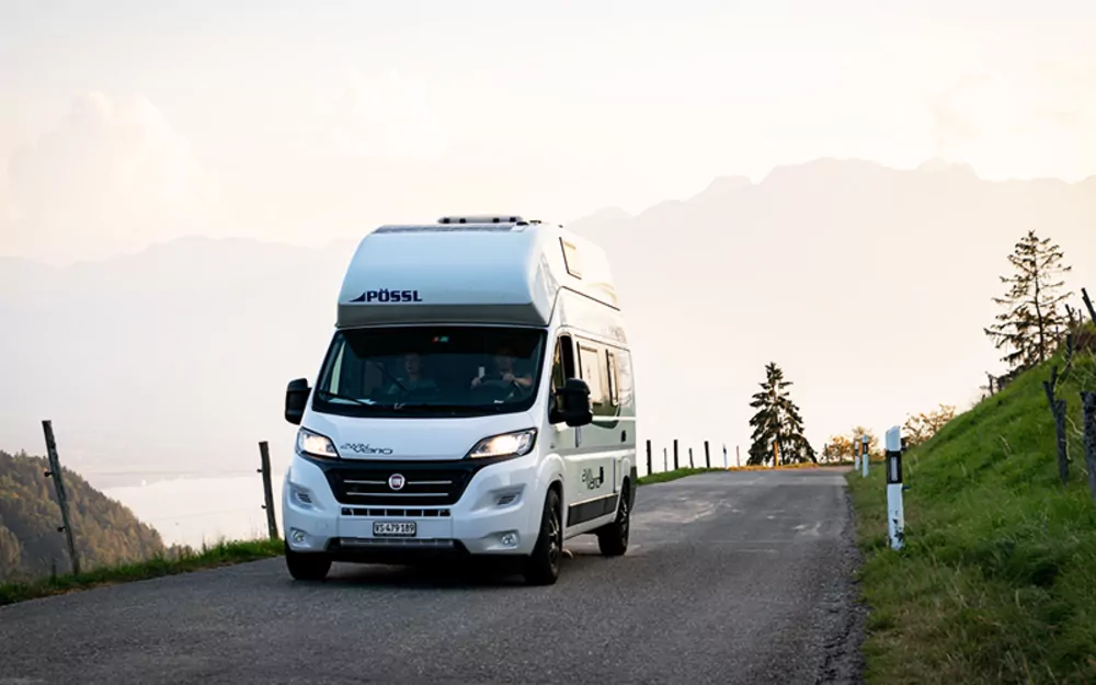 Kastenwagen: Die beliebtesten Kastenwagen von Marken wie Pössl, Knaus und Adira erwarten Sie.