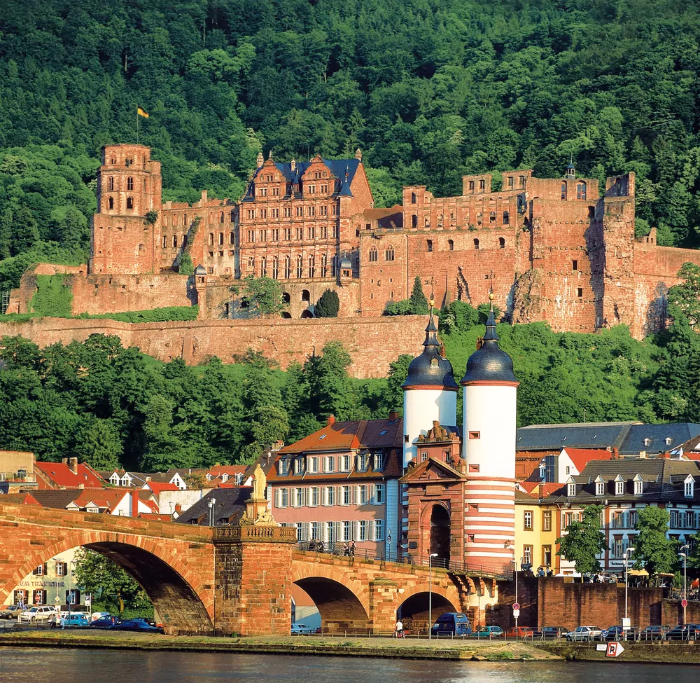 1er janvier 2025 - Arrivée à Meinheim avec visite à choix de Heidelberg ou le musée de Sinsheim. 