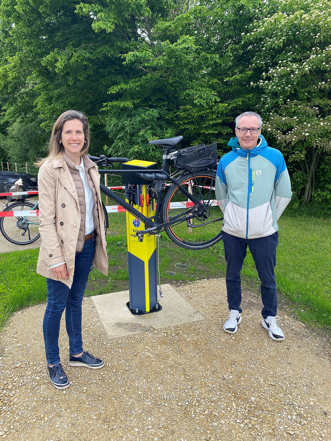 Neue Veloreparatursäule in Ipsach