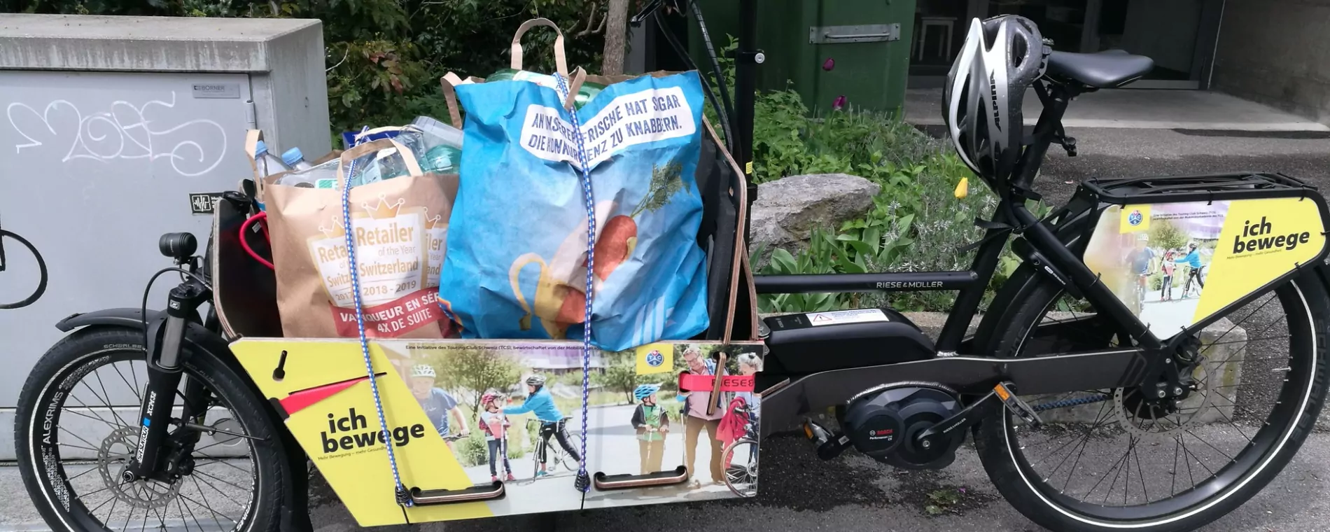 Mitglieder unterstützen Menschen