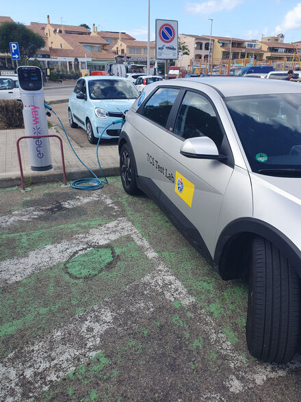 22kW-Ladestation im Hafen von Porto Pollo