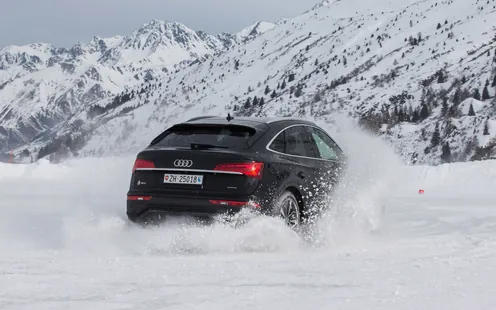 Personenwagen Snow Drift Experience