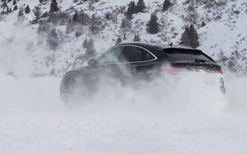 Corsi su neve e ghiaccio per animatori di formazione 2 fasi