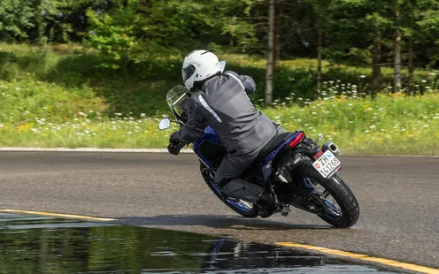 Moto: traiettorie per maestri conducenti