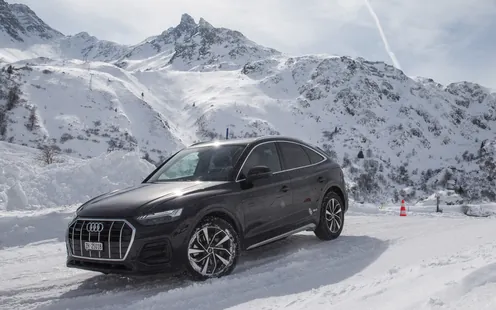 Auto: corso di perfezionamento neve e ghiaccio per maestri conducenti
