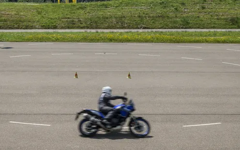 Moto: corso serale curve