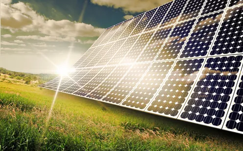 Solaranlage für zu Hause &amp; Bidirektionales Laden