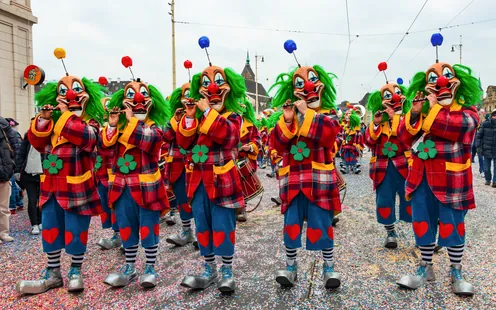 Fasnacht: Karnevale 2026 – Die Schweiz und die Welt feiern